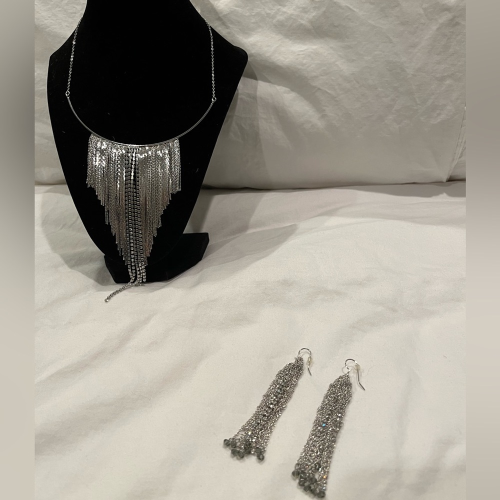 Chain necklace with earrings